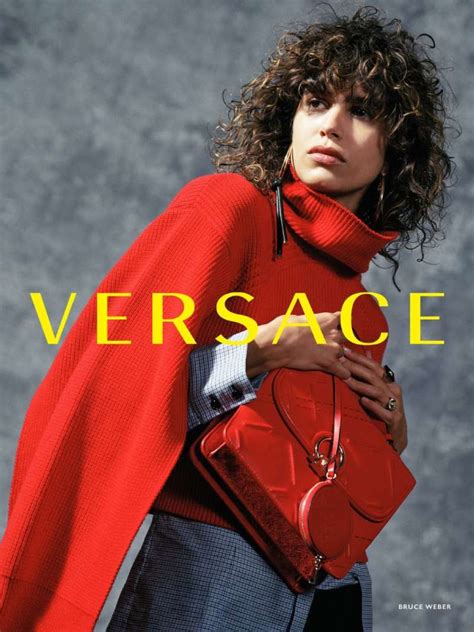 pubblicità versace 2017 voce|Versace Ads: Unleash the Power of Bold Italian Fashion .